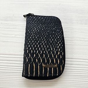 Leather zipper wallet